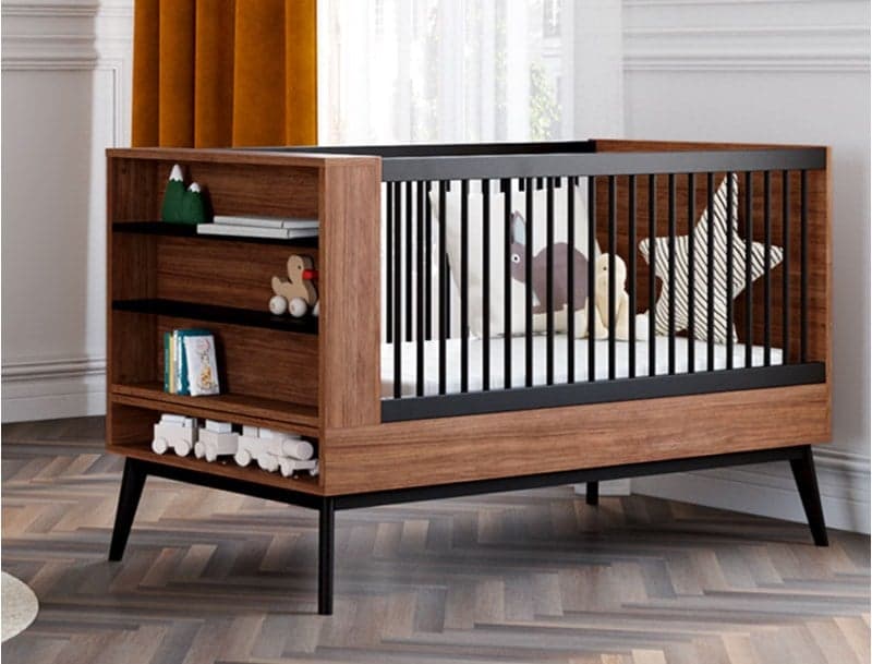 Lit bébé évolutif vintage Octave noyer avec étagères
